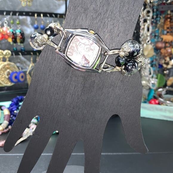 Victorian Reverie– Victorian Heart Upcycled Bracelet Handcrafted - Picture 8 of 8